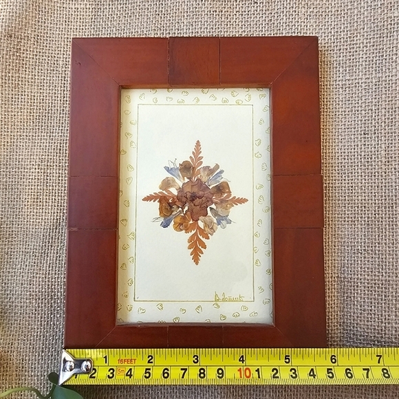 Antique Bosnian Pressed Flowers, Signed, Original Glass and Wood Frame - Picture 16 of 16